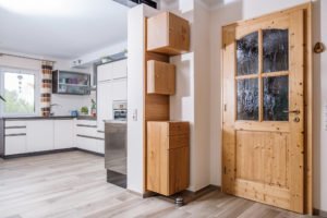 Geschreinerter Schrank & passgenaue Tür